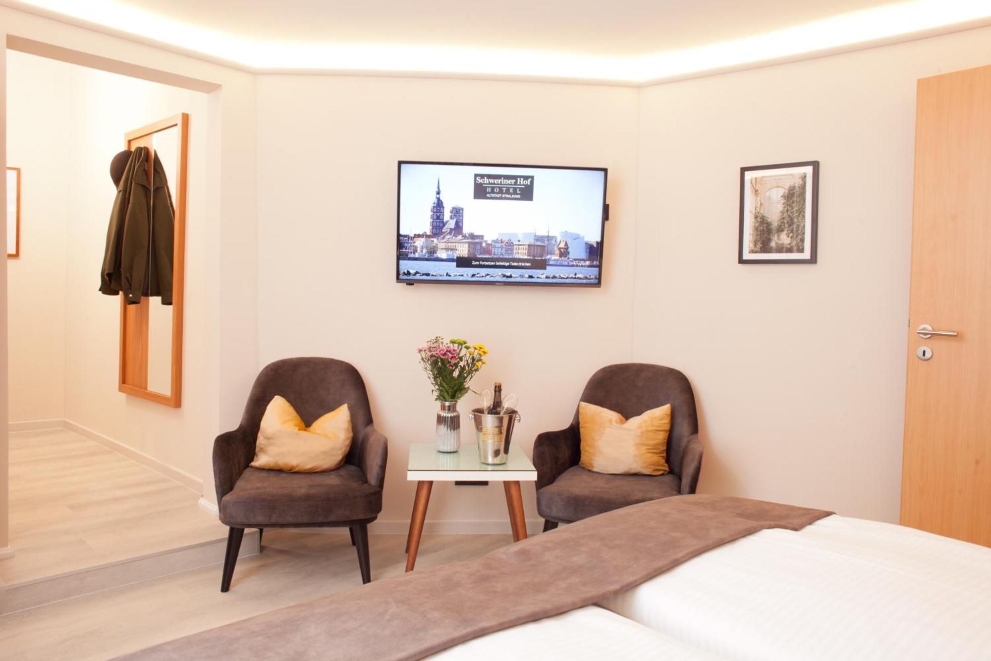 Hotel Schweriner Hof Stralsund Buitenkant foto